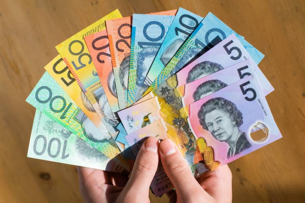 New Zealand household saving falls amid rising costs