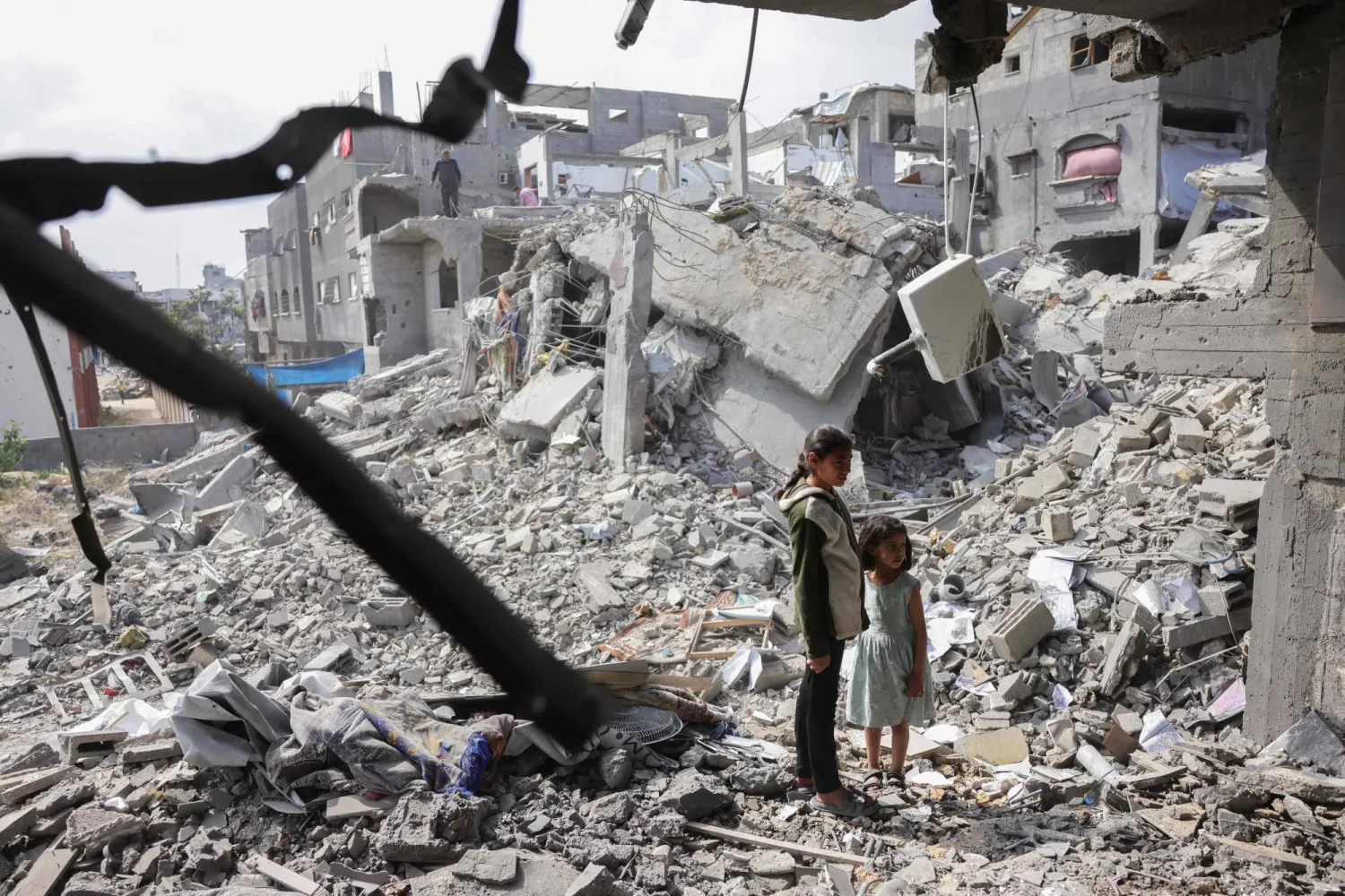 Israeli Strikes on Gaza Kill at Least 27 Palestinians