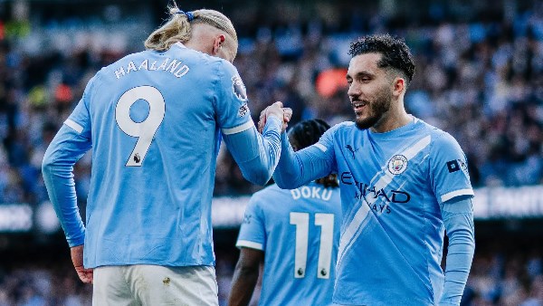 Manchester City keeps pressure on Arsenal in Premier League title race