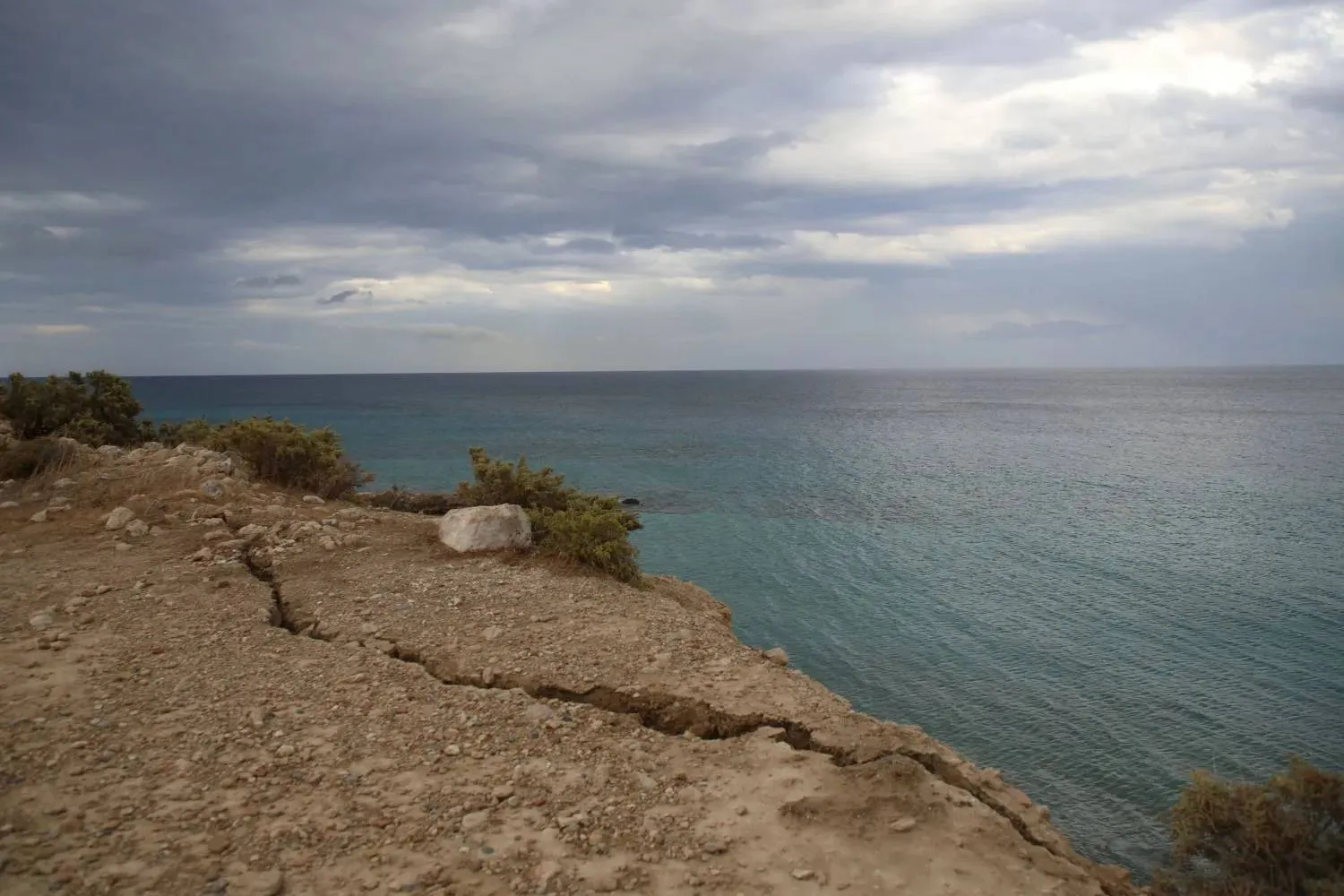 Strong Earthquake Strikes off Crete, No Damage Reported 