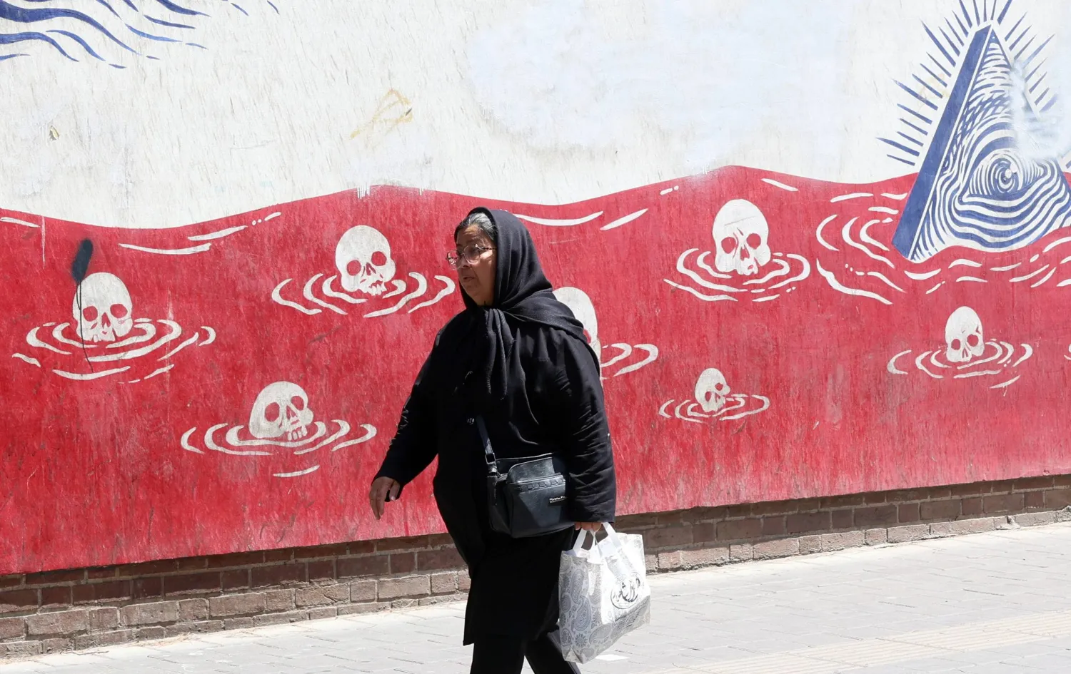 UN Nuclear Agency Boss Says Inspectors Will Visit Iran’s Nuclear Sites Under Iran-US Interim Deal