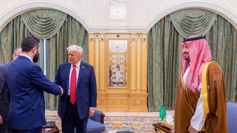 US takes first steps in easing sanctions on Syria