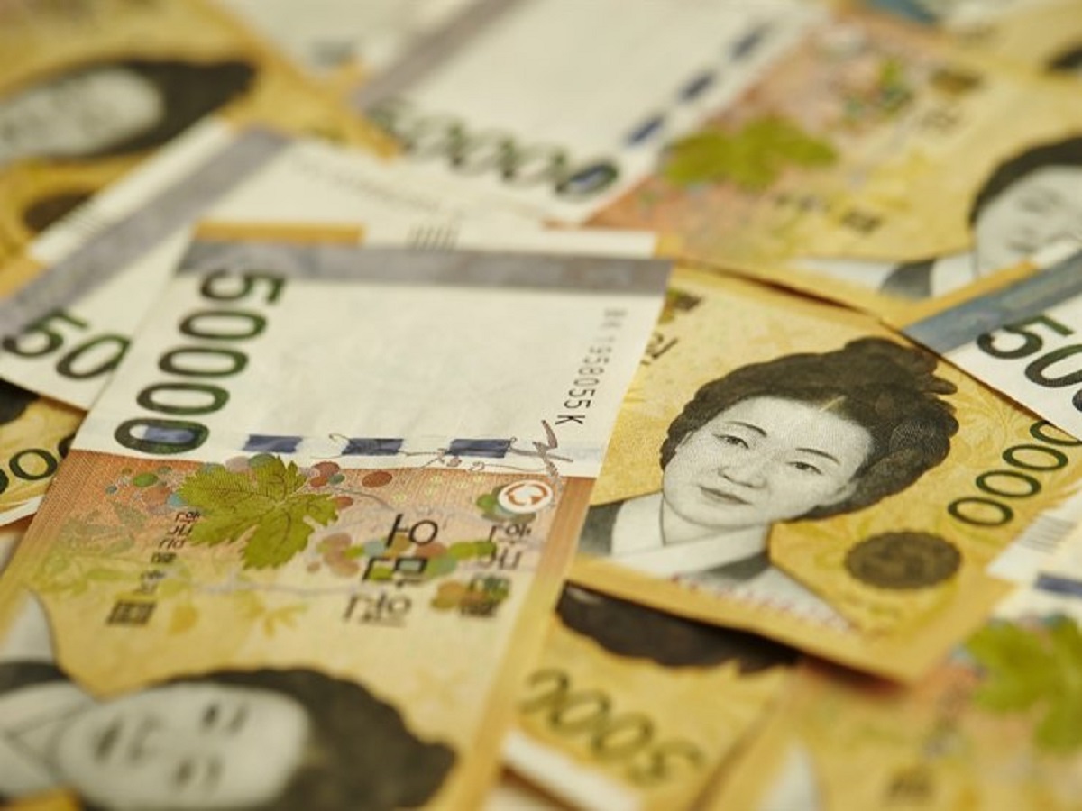   bookmark  South Korean Won Dips to Lowest Level in 16 Years amid Tariff Concerns