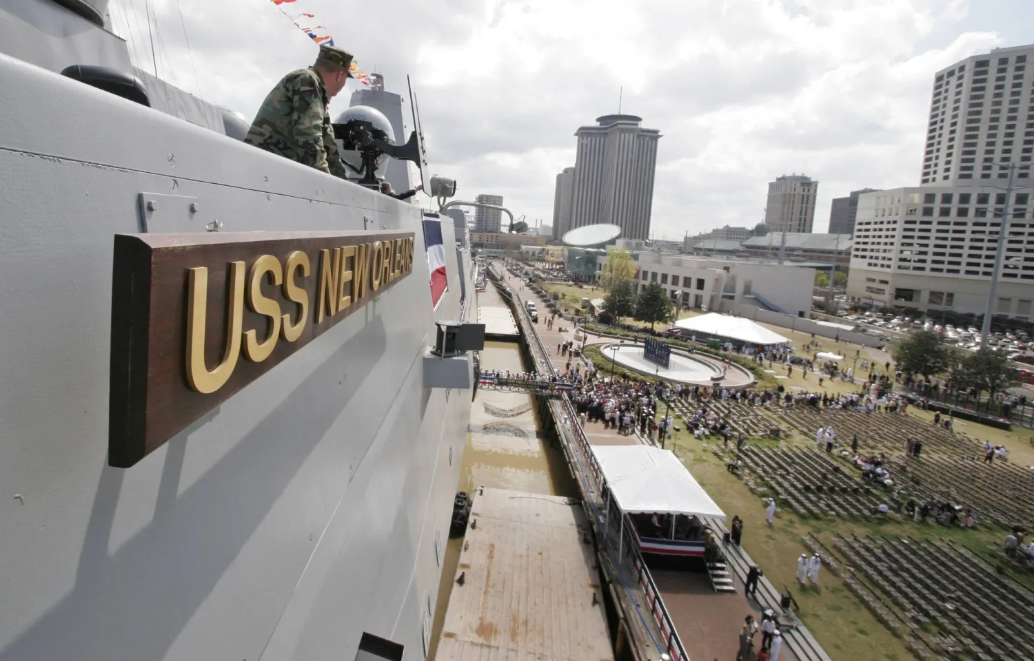 Fire on US Warship Off Japan Injures 2 Sailors before Being Extinguished