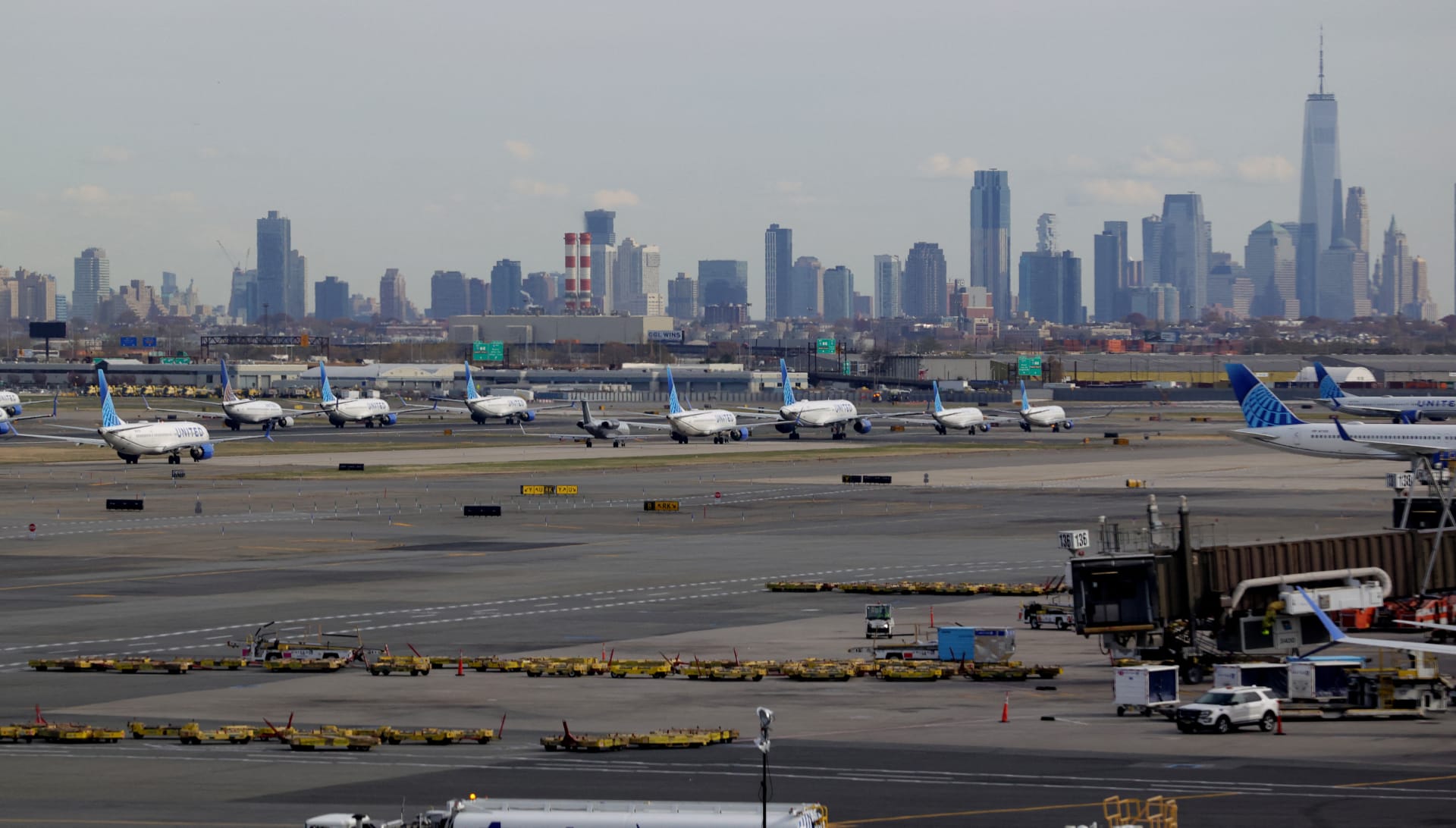 Airport closed in U.S. state New Jersey due to aircraft emergency