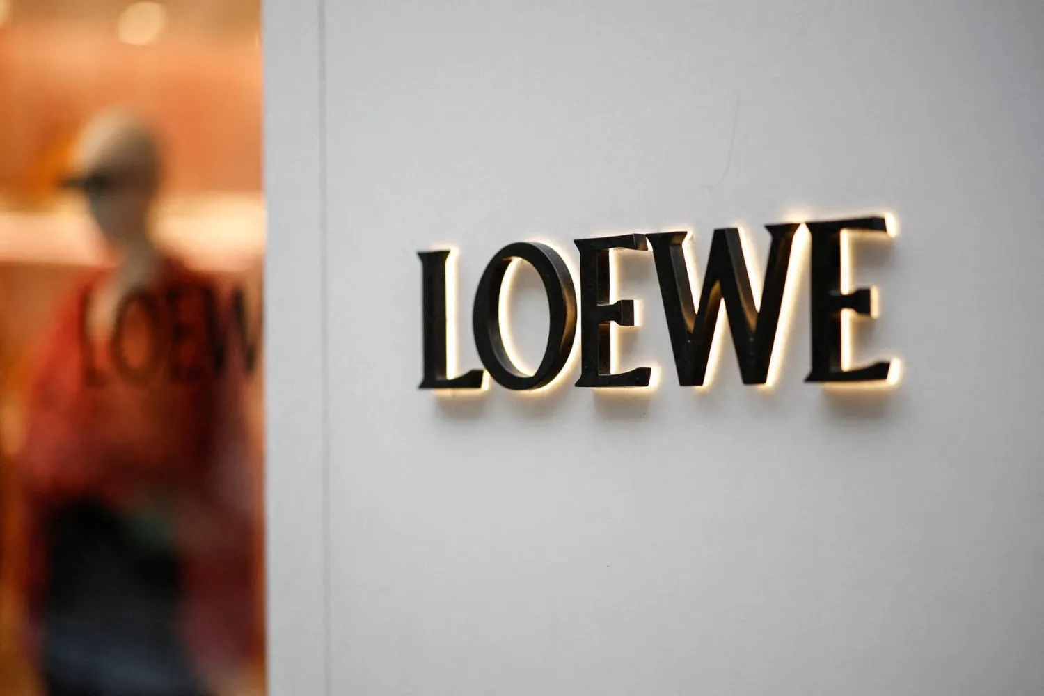 LVMH Brand Loewe Names 2 Creative Directors to Replace Anderson