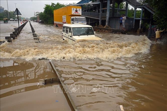24 killed after heavy rain triggers landslides in India's West Bengal