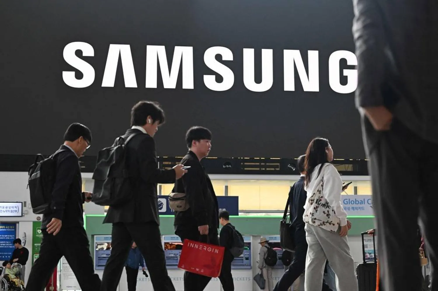 Samsung Electronics Family to Sell $1.2 Bln Stake amid Share Rally