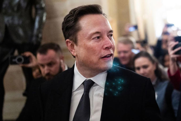 Elon Musk calls for America to 'liberate Britain from tyrannical government' in social media poll