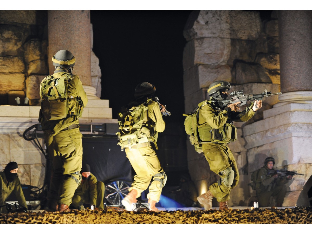 Palestinians Injured During Israeli Occupation Raids on Several Towns in West Bank