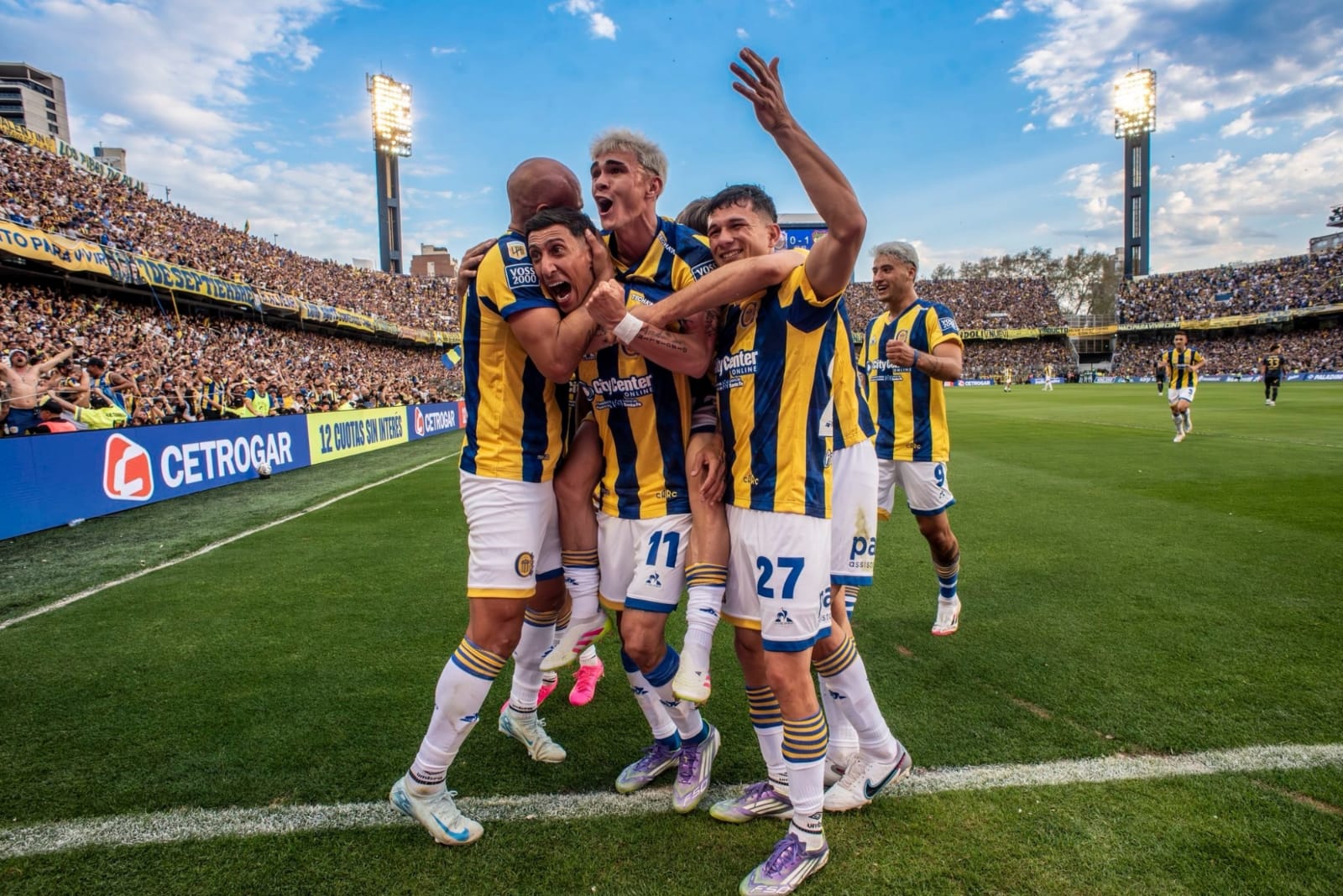 Rosario Central beats nine-man Estudiantes away