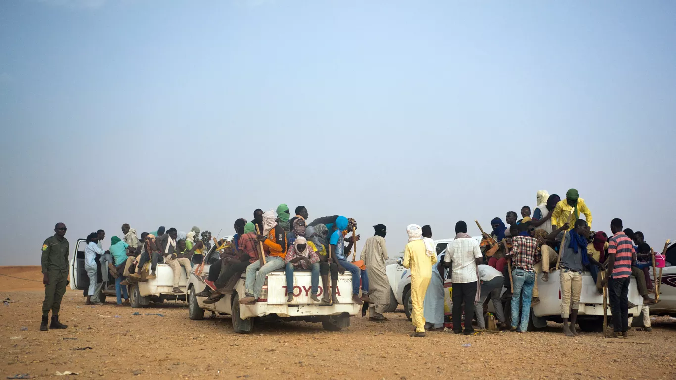More than 1,800 migrants expelled from Algeria into Niger, says rights group