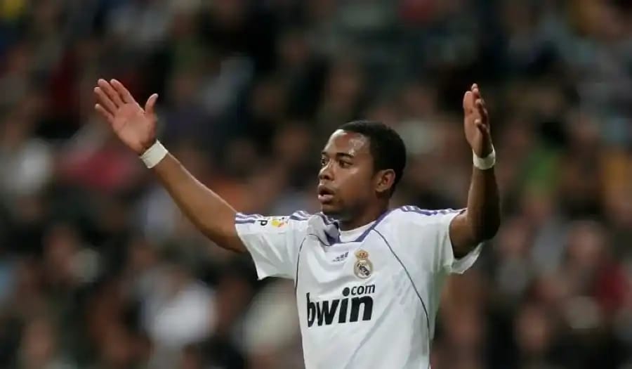 Ex-Palmeiras midfielder Robinho Signorini retires