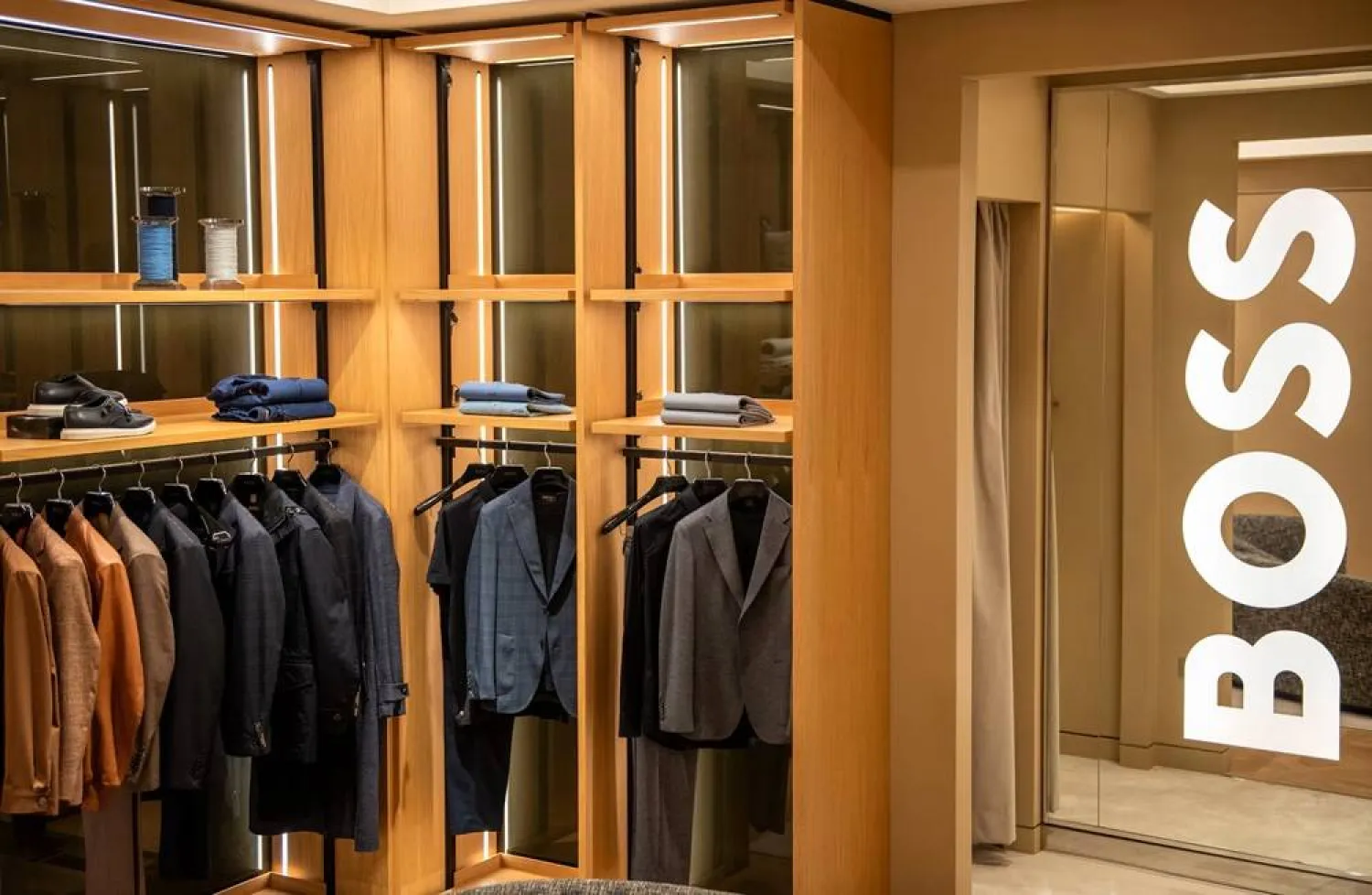 Hugo Boss Operating Profit Falls but Tops Analyst Estimates