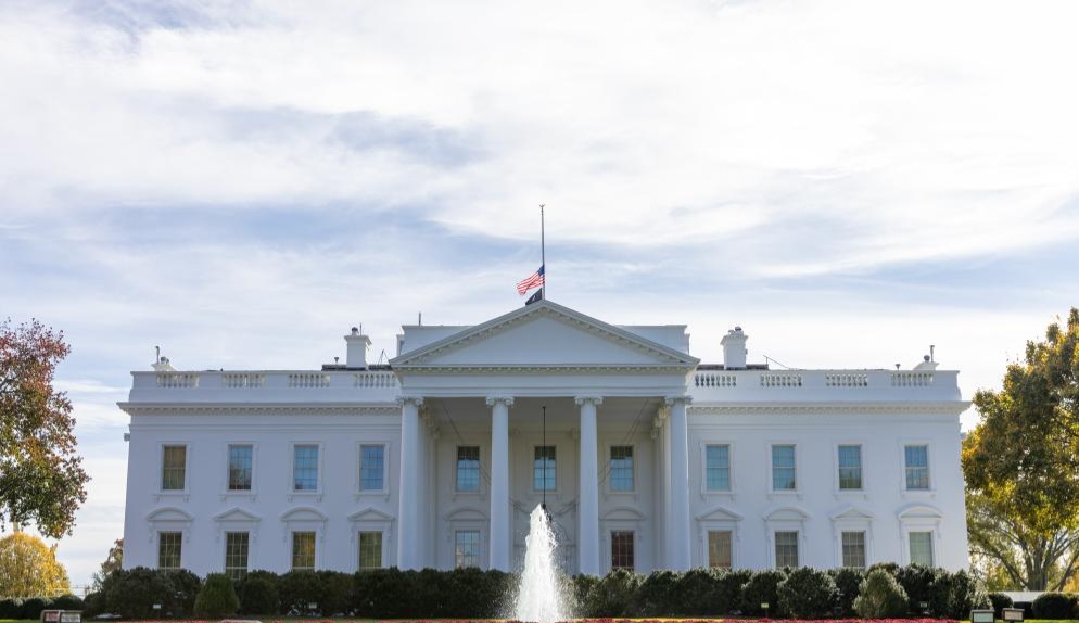 U.S. gov't shutdown set to break record as Senate again fails to pass funding bill