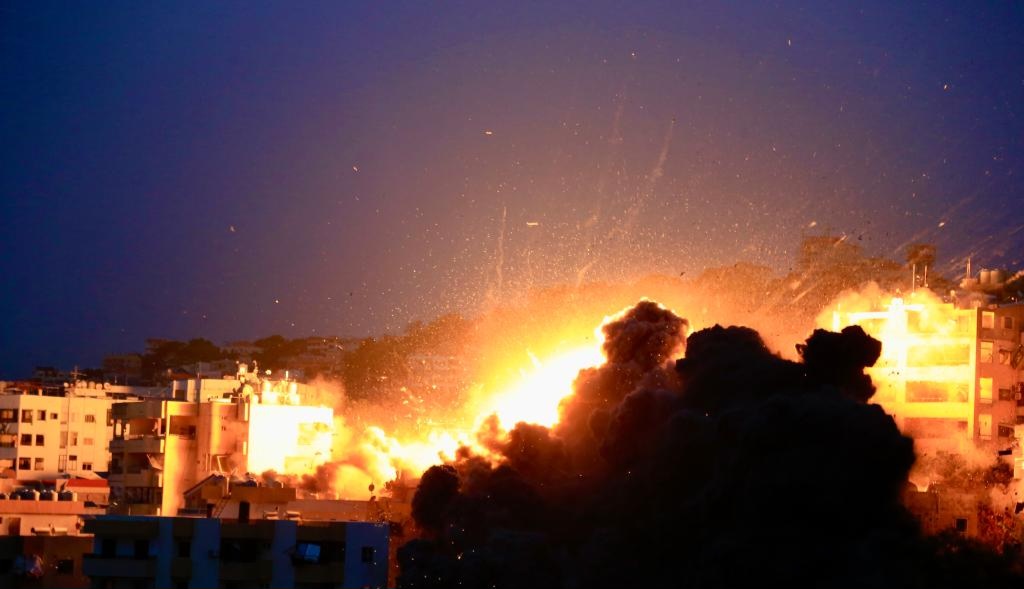 19 injured in Israeli airstrikes on S. Lebanon, including journalists