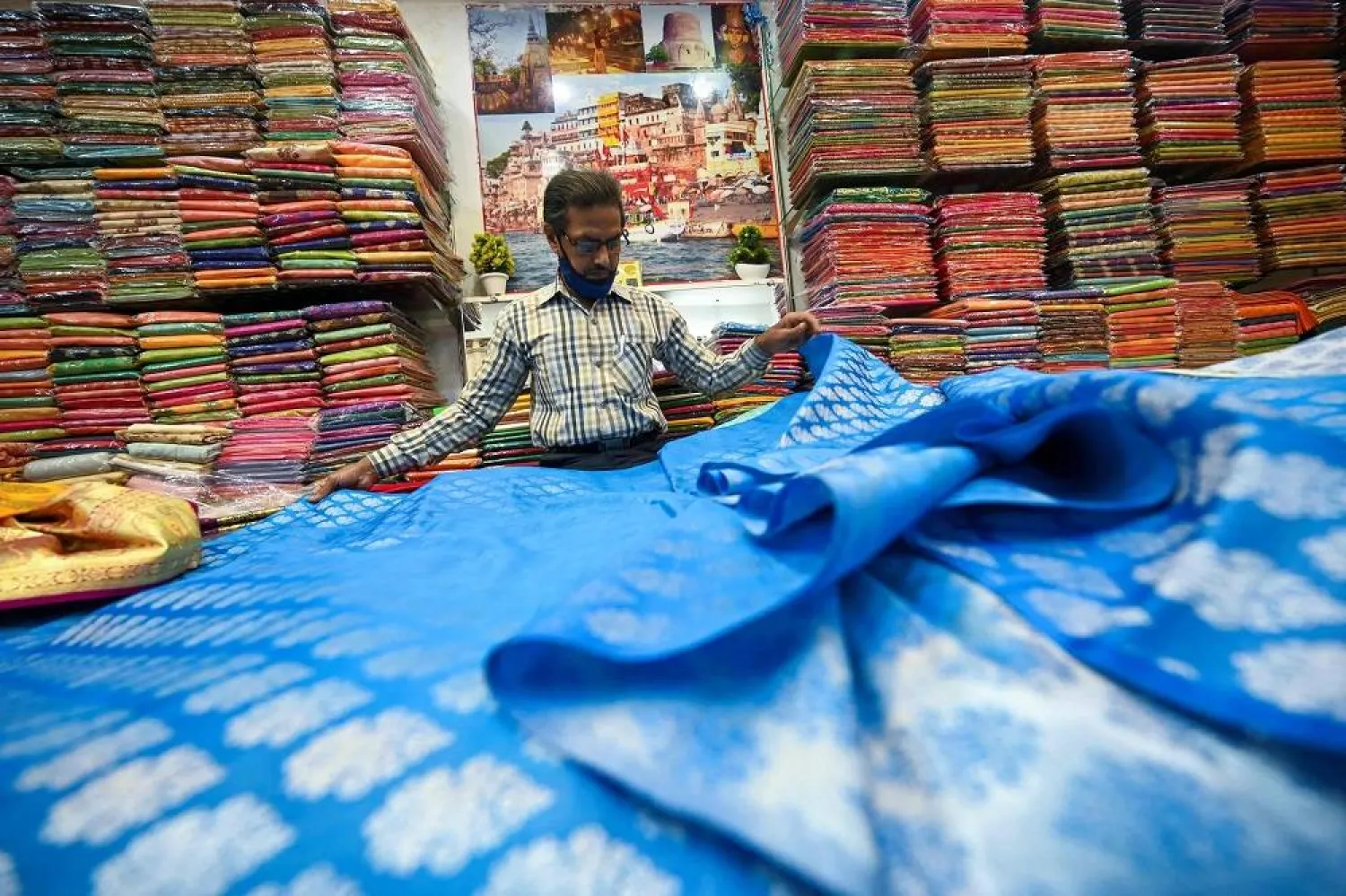 Indian Textile Exporters Turn to Europe, Offer Discounts to Offset US Tariffs 