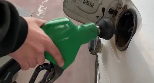New Zealand fuel costs drop for 2nd month