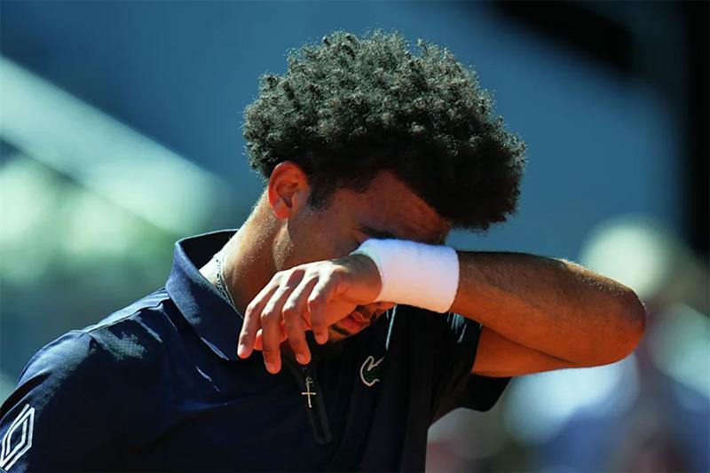 Tennis: Home hope Fils withdraws from the French Open with hip injury