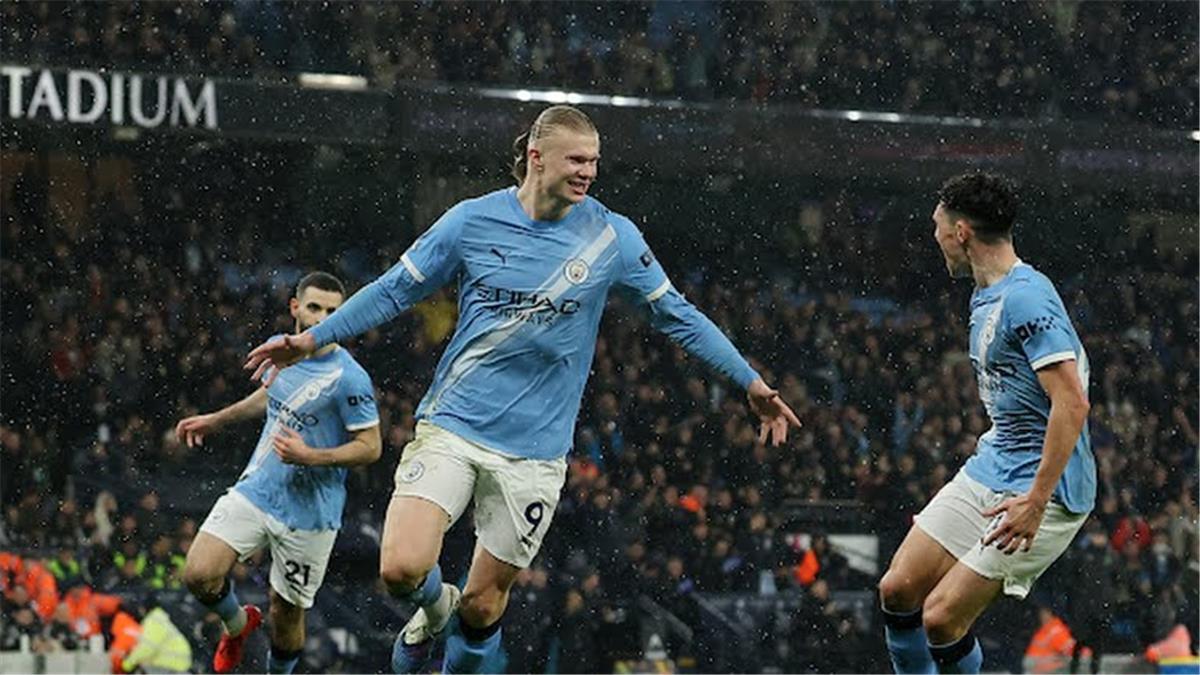 Man City cruises past Fulham to keep pressure on Arsenal in Premier League
