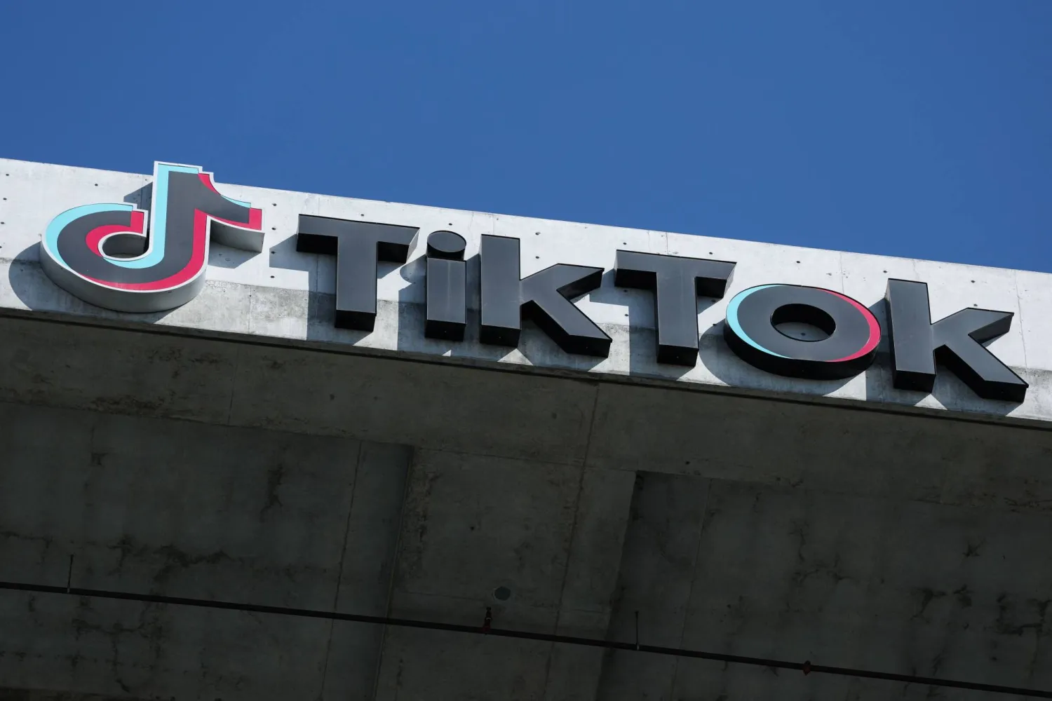 YouTube, Snap and TikTok Settle School District’s Social Media Addiction Claims