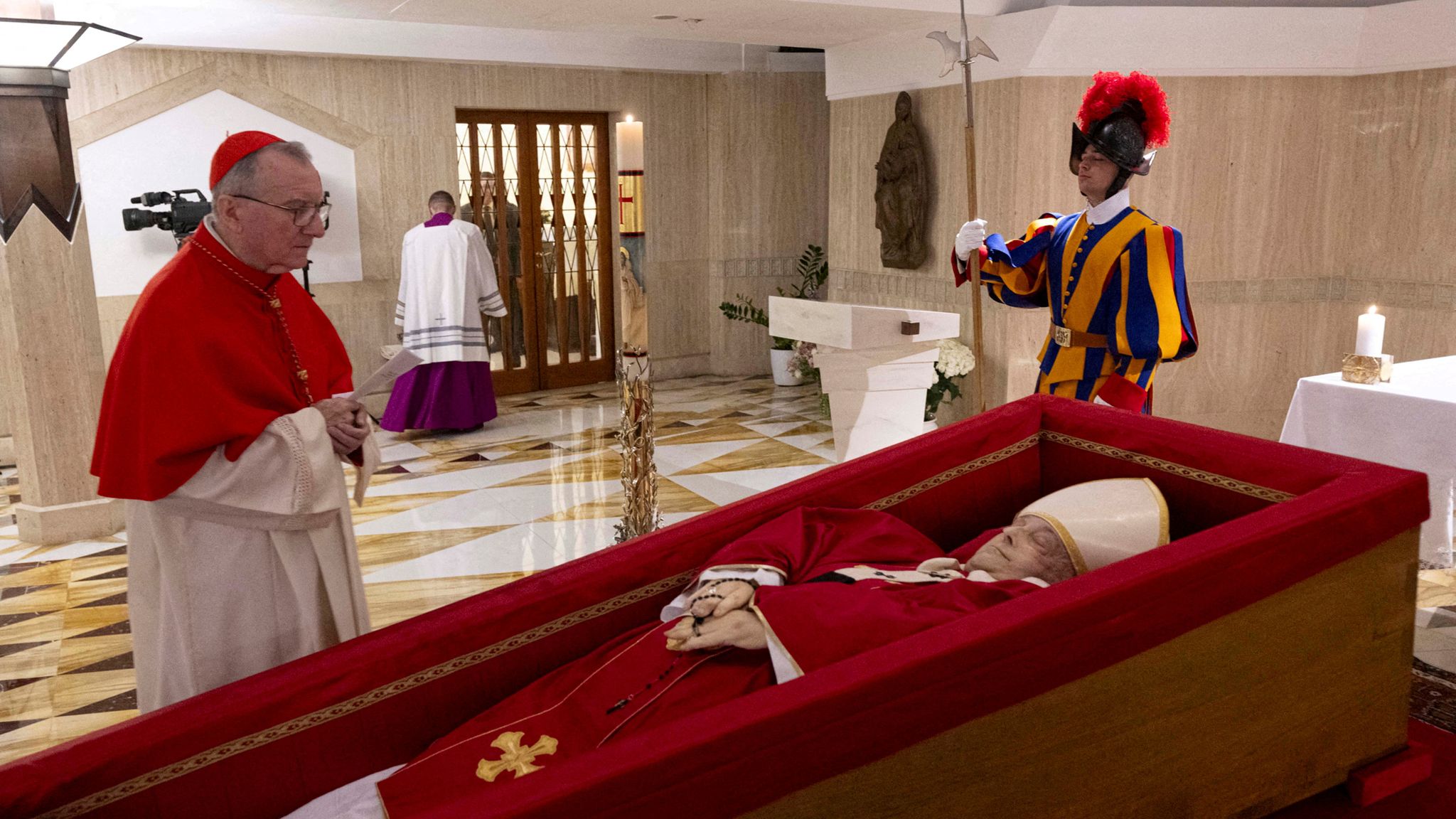 Tens of thousands of the faithful to pay their respects to the Pope as he lies in state