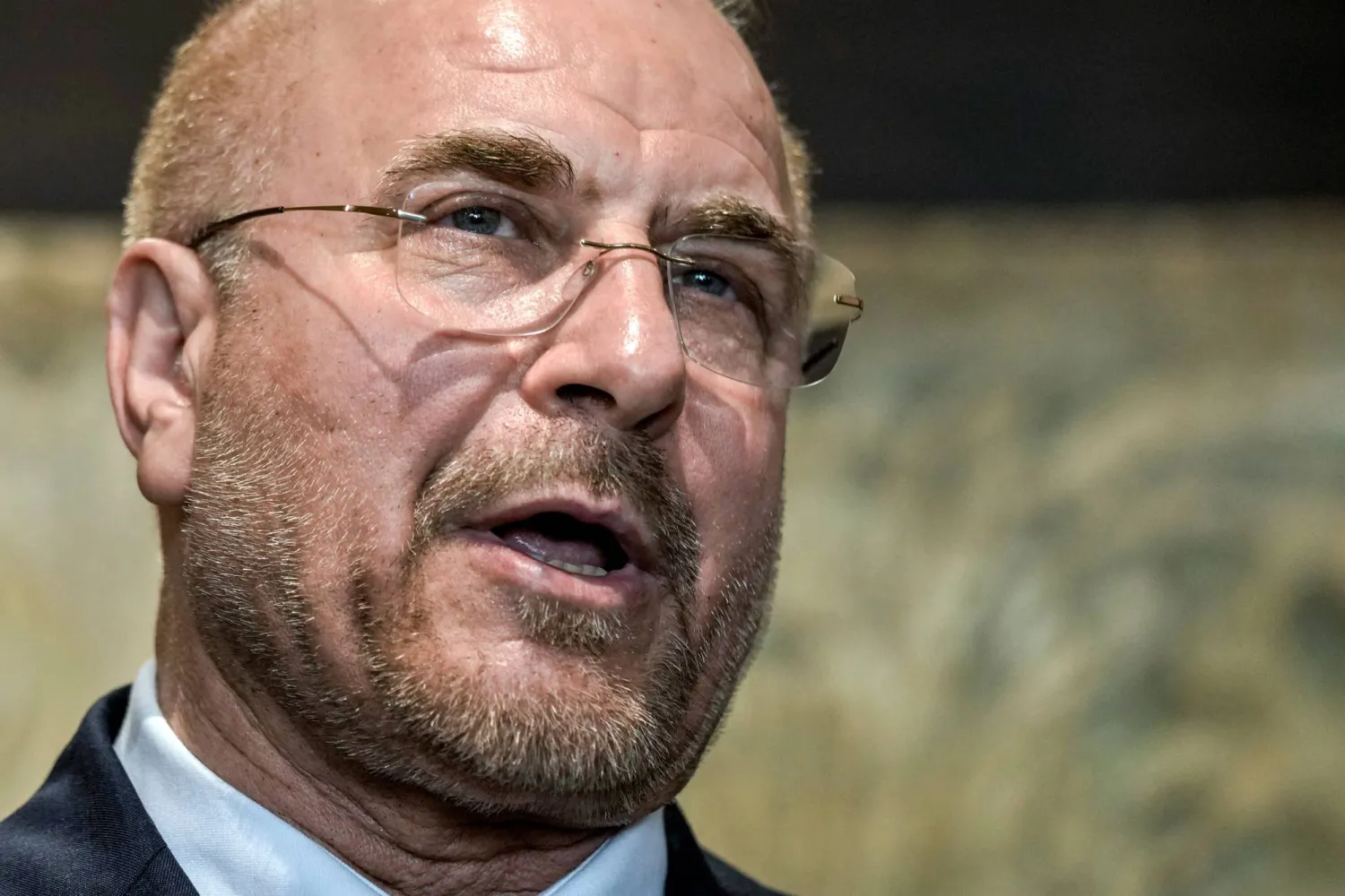 Iran Negotiator Ghalibaf Says Hormuz Will Not Open until US Meets Demands