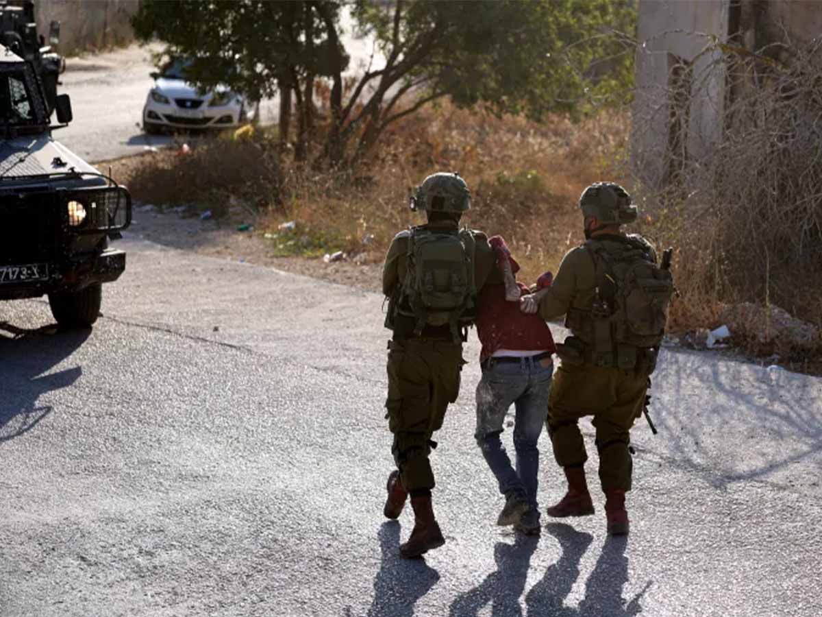 Israeli Occupation Forces Launch Arrest Campaign Targeting 44 Palestinians in West Bank