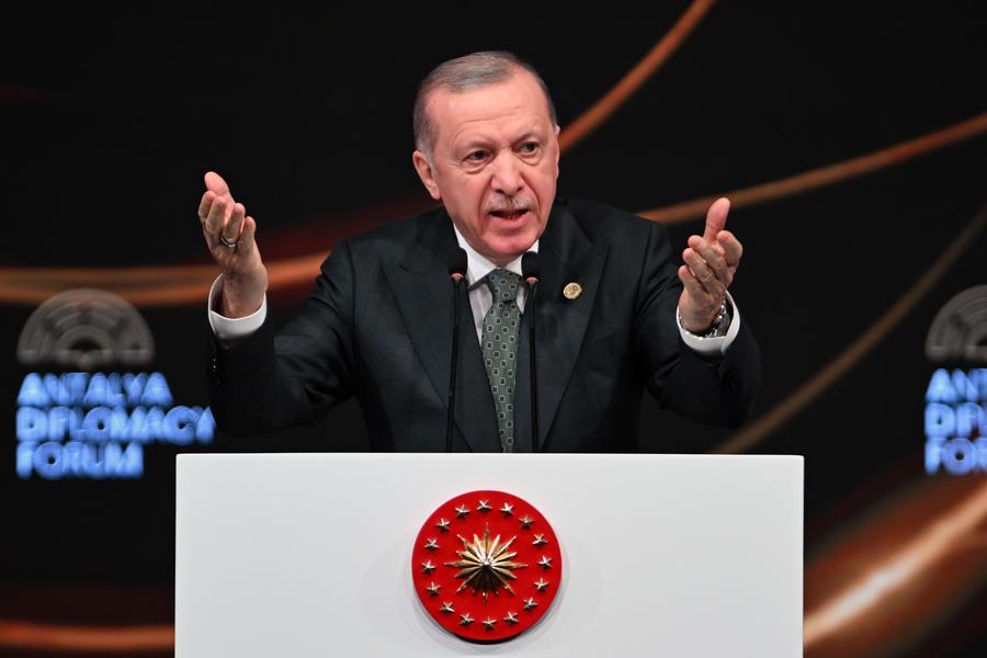 Türkiye extends troop deployment in Iraq, Syria