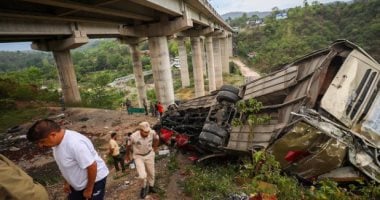 12 injured as bus carrying scouts overturns in Sri Lanka