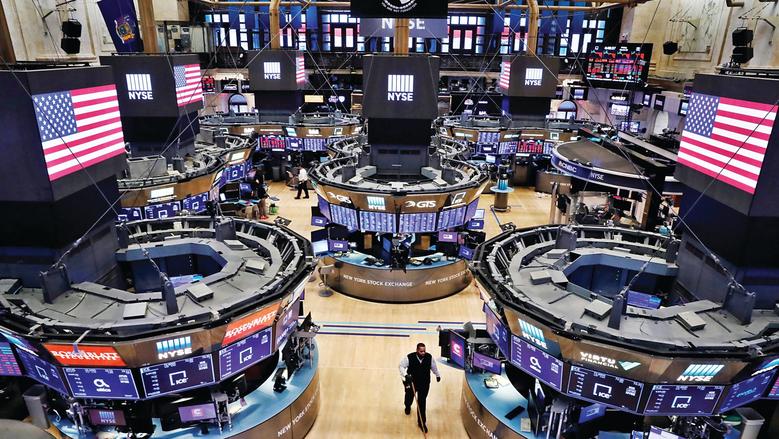 U.S. stocks close mixed as mega-cap tech weakness offsets chip rally