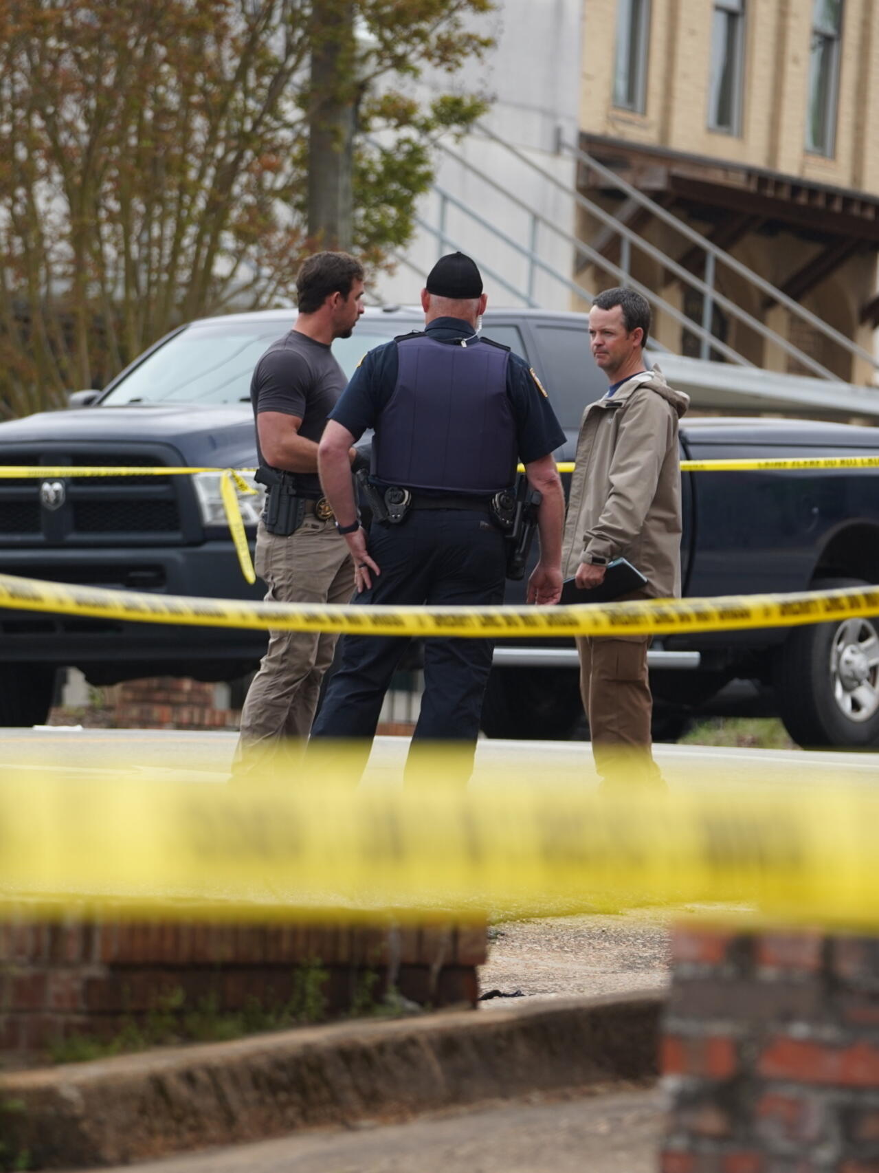 4 killed in bar shooting in U.S. Montana, search for suspect ongoing