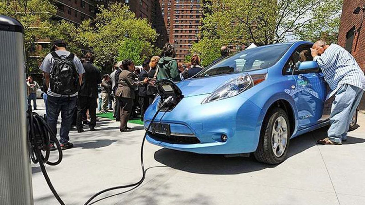 Pakistan launches EV policy to promote clean transport