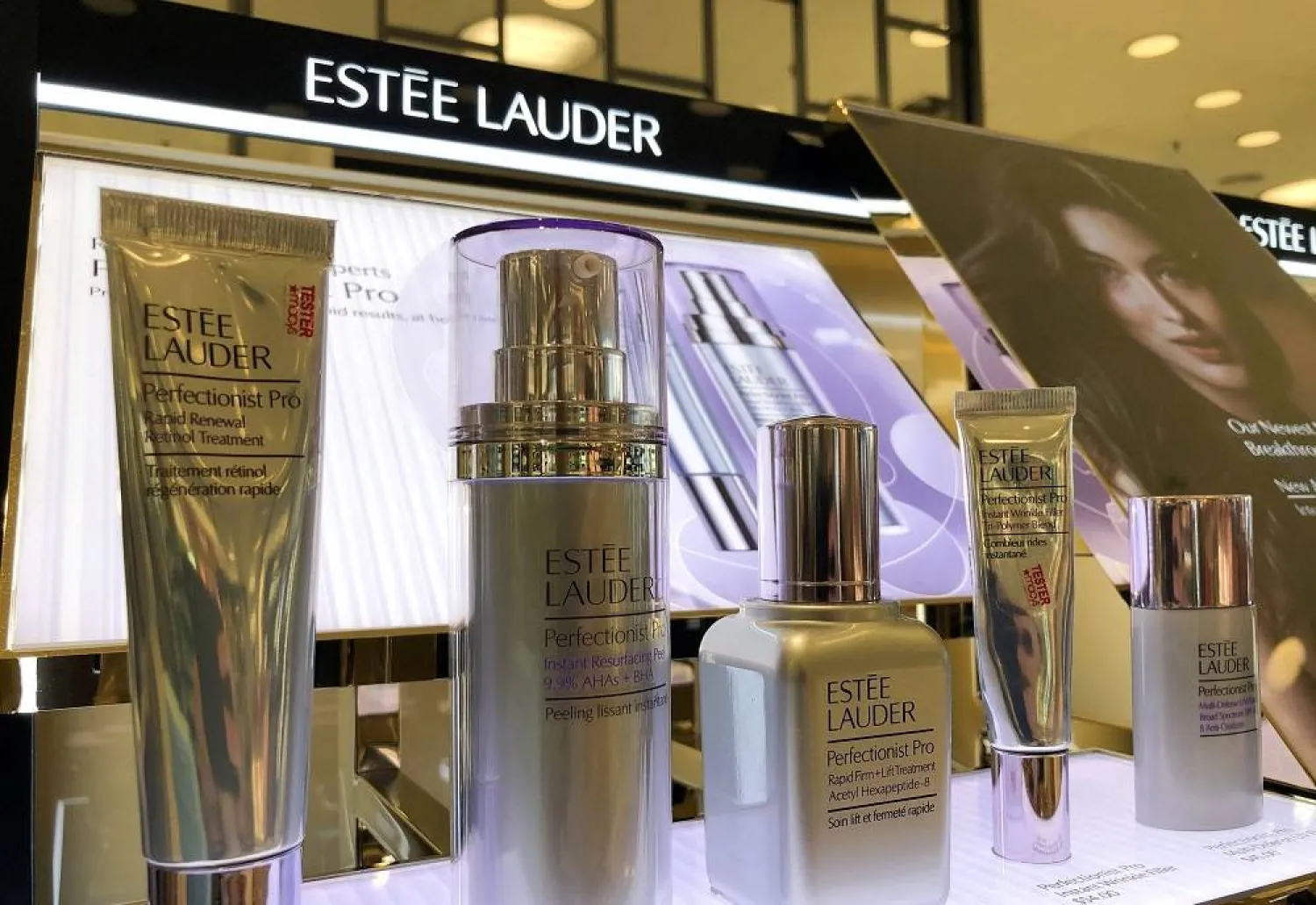 Estee Lauder Forecasts Annual Profit Below Estimates as Tariffs Hit 