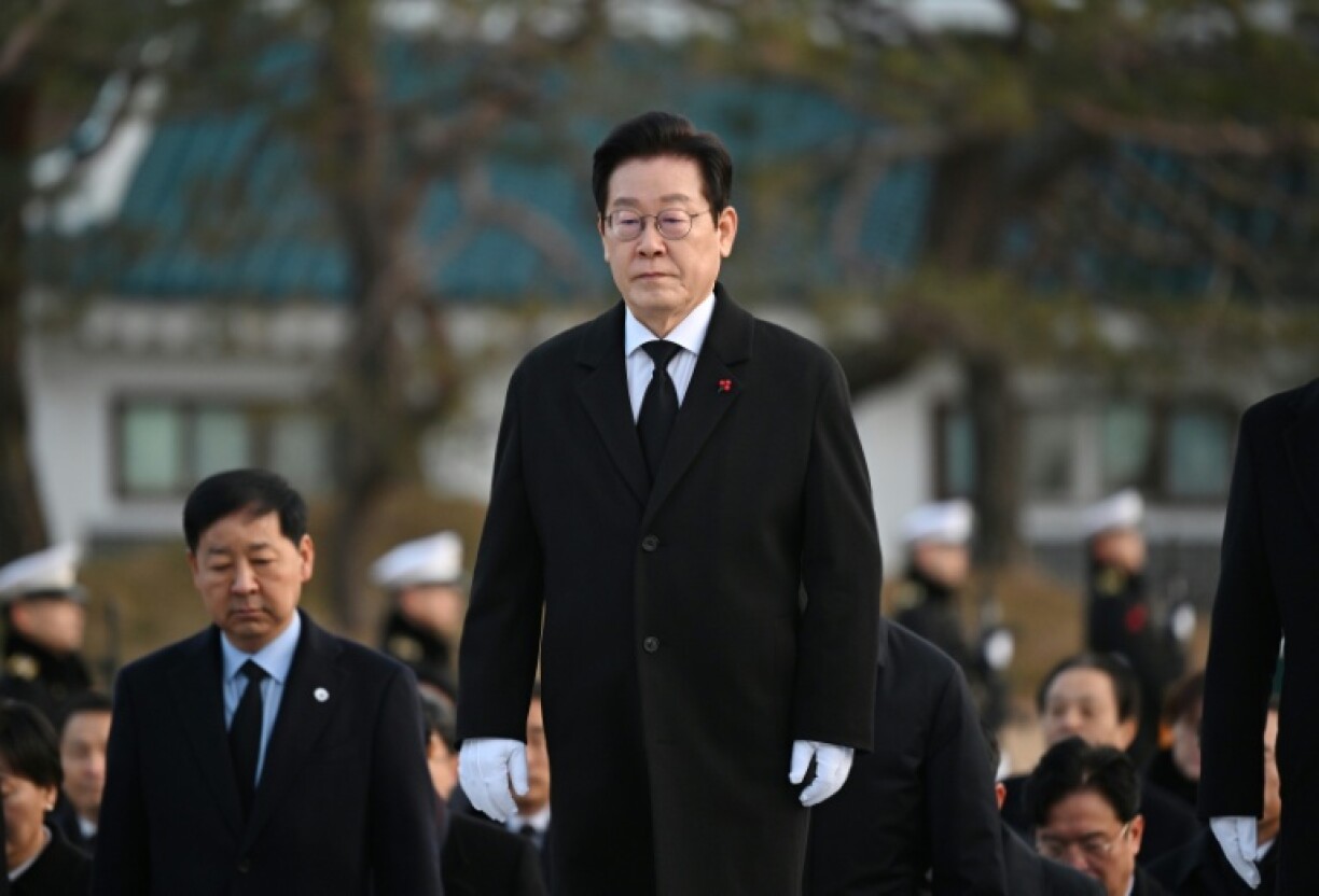 S. Korean president heads to China, hoping to sidestep Taiwan tensions