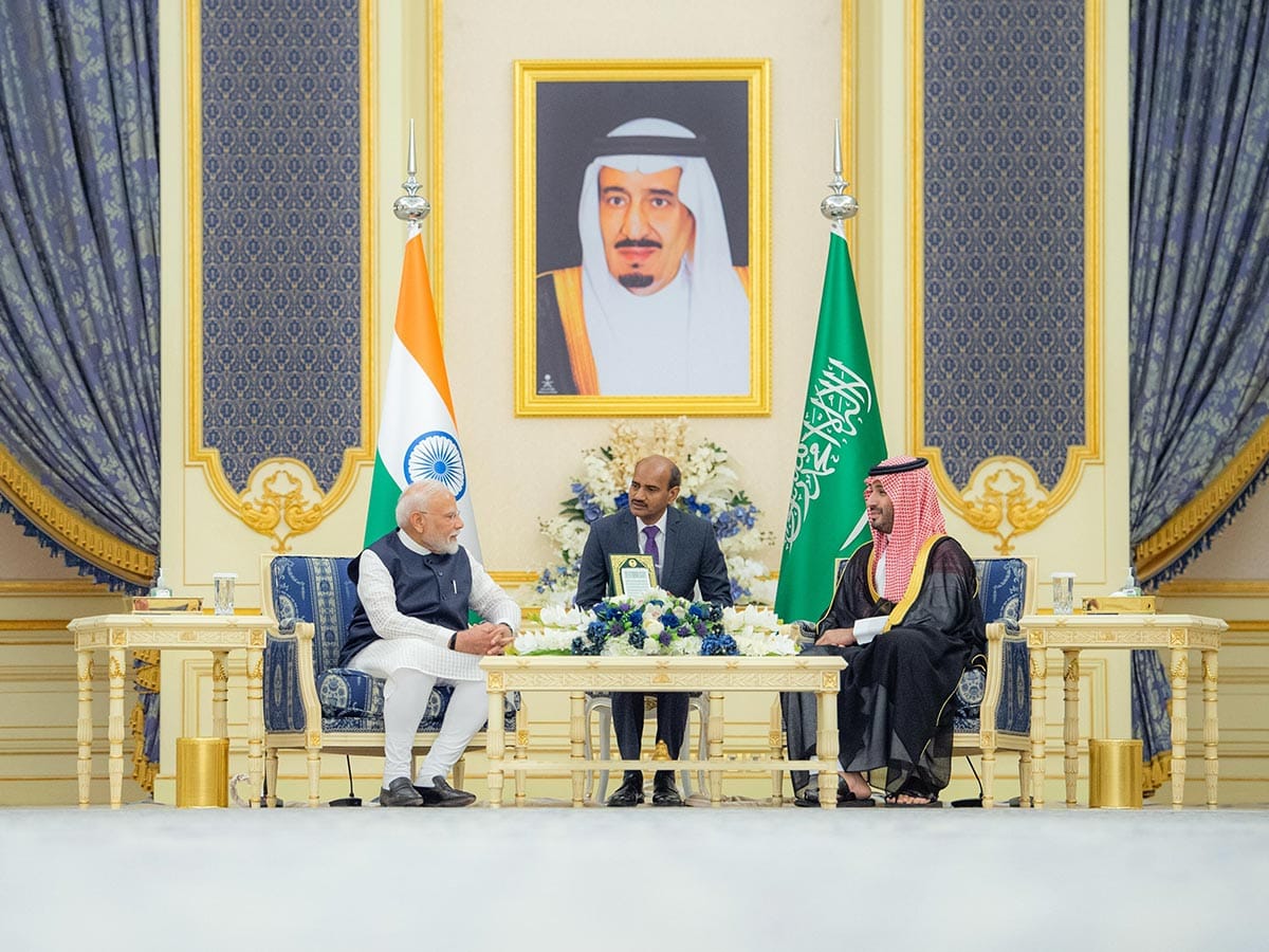 Saudi Crown Prince Holds Talks with Indian PM