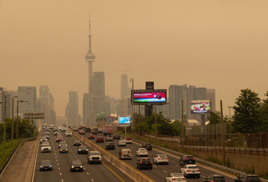Wildfires in Canada's Ontario cause severe smog, disrupt rail traffic