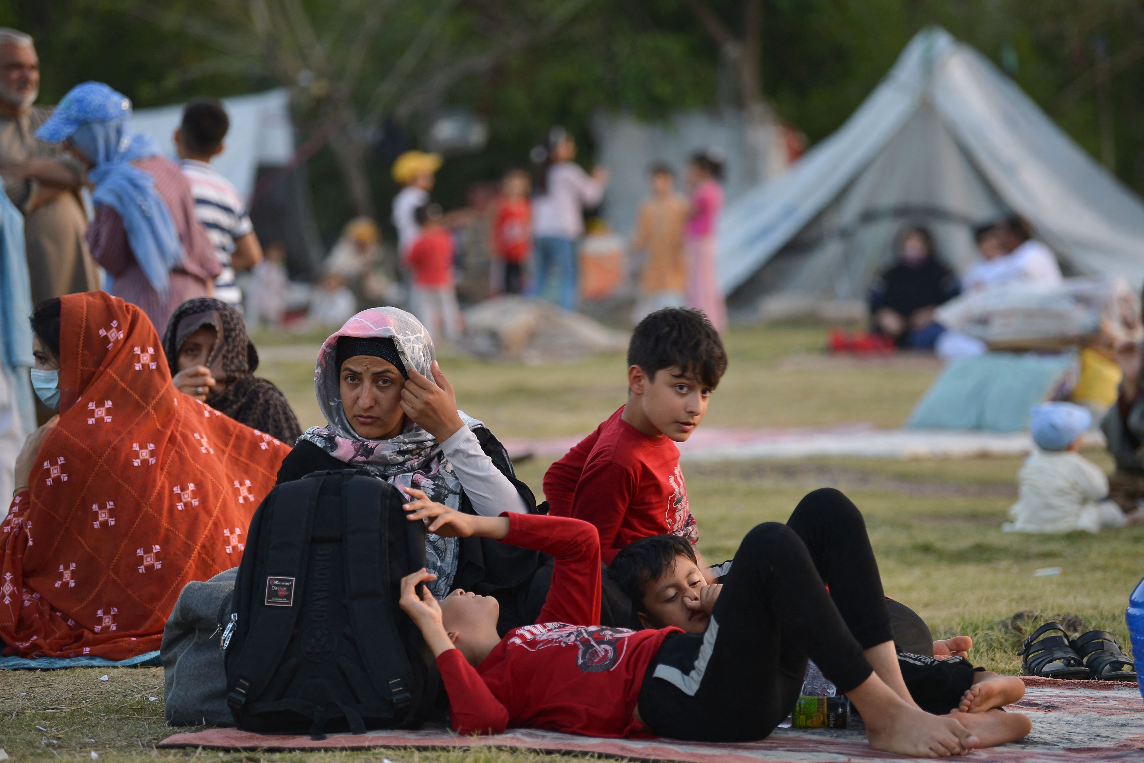 Over 8,000 Afghan refugees return home from Pakistan, Iran in 2 days