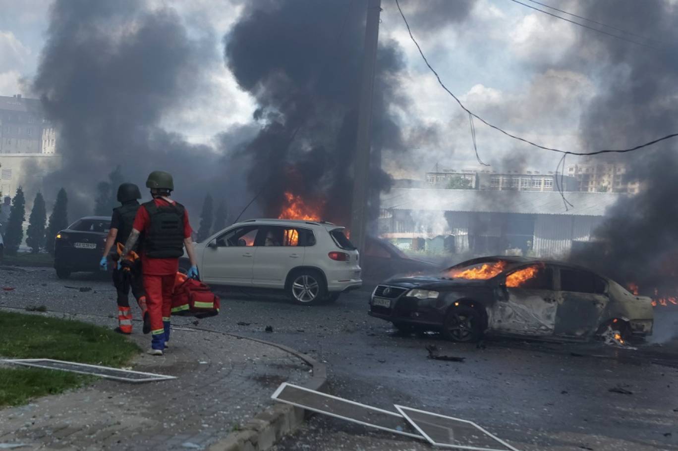 Two injured in Russian attacks on Kiev, explosions heard across city