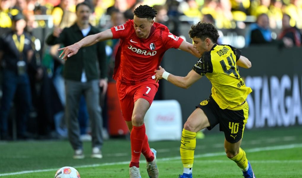 Dortmund turns landmark fixture into Champions League ticket