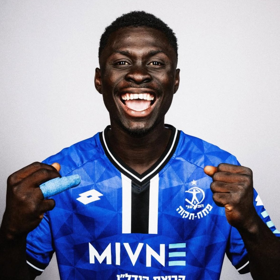 Cote d'Ivoire winger Jocelin Ta Bi joins Sunderland