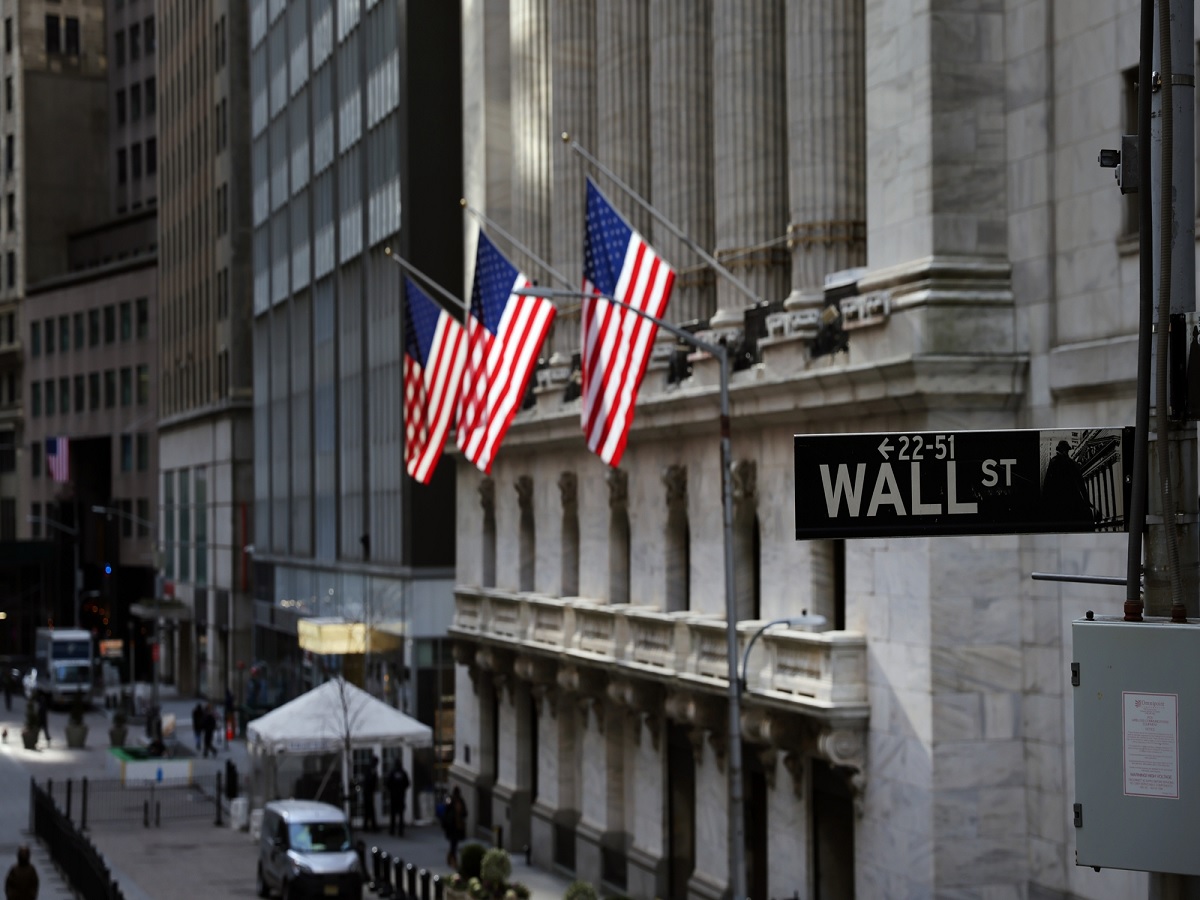 US Stock Indices Close Mixed