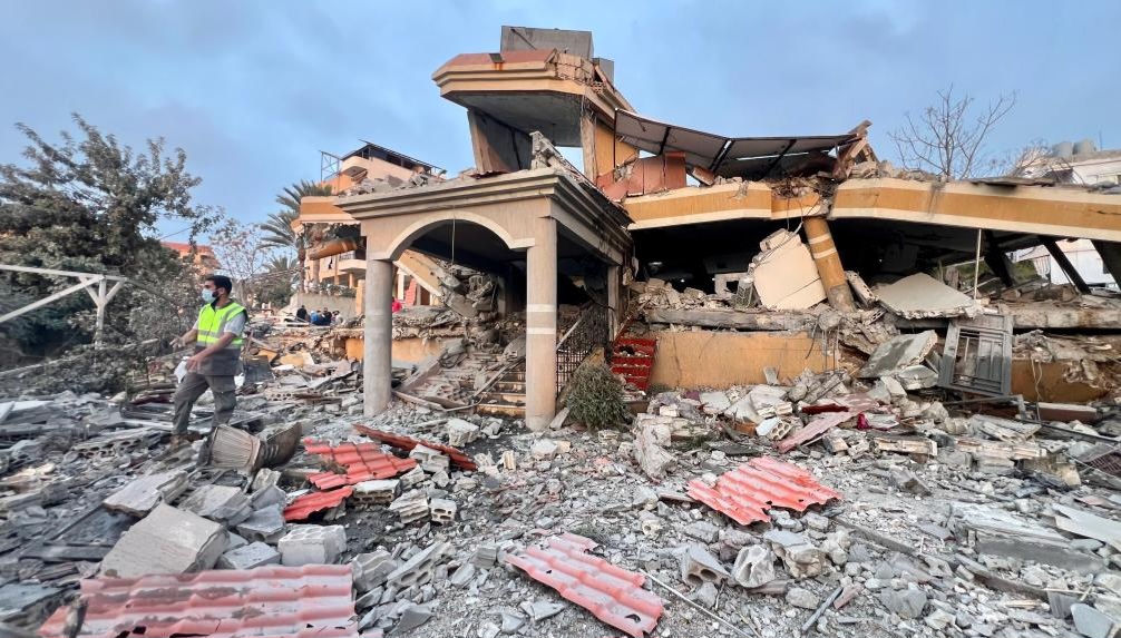 Roundup: Fresh Israeli airstrikes hit S. Lebanon, testing fragile ceasefire