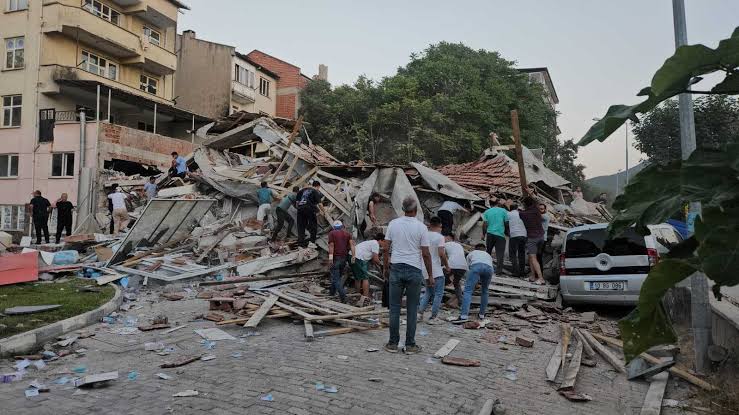 1 killed, 29 injured in 6.1-magnitude earthquake in NW Türkiye's Balikesir province