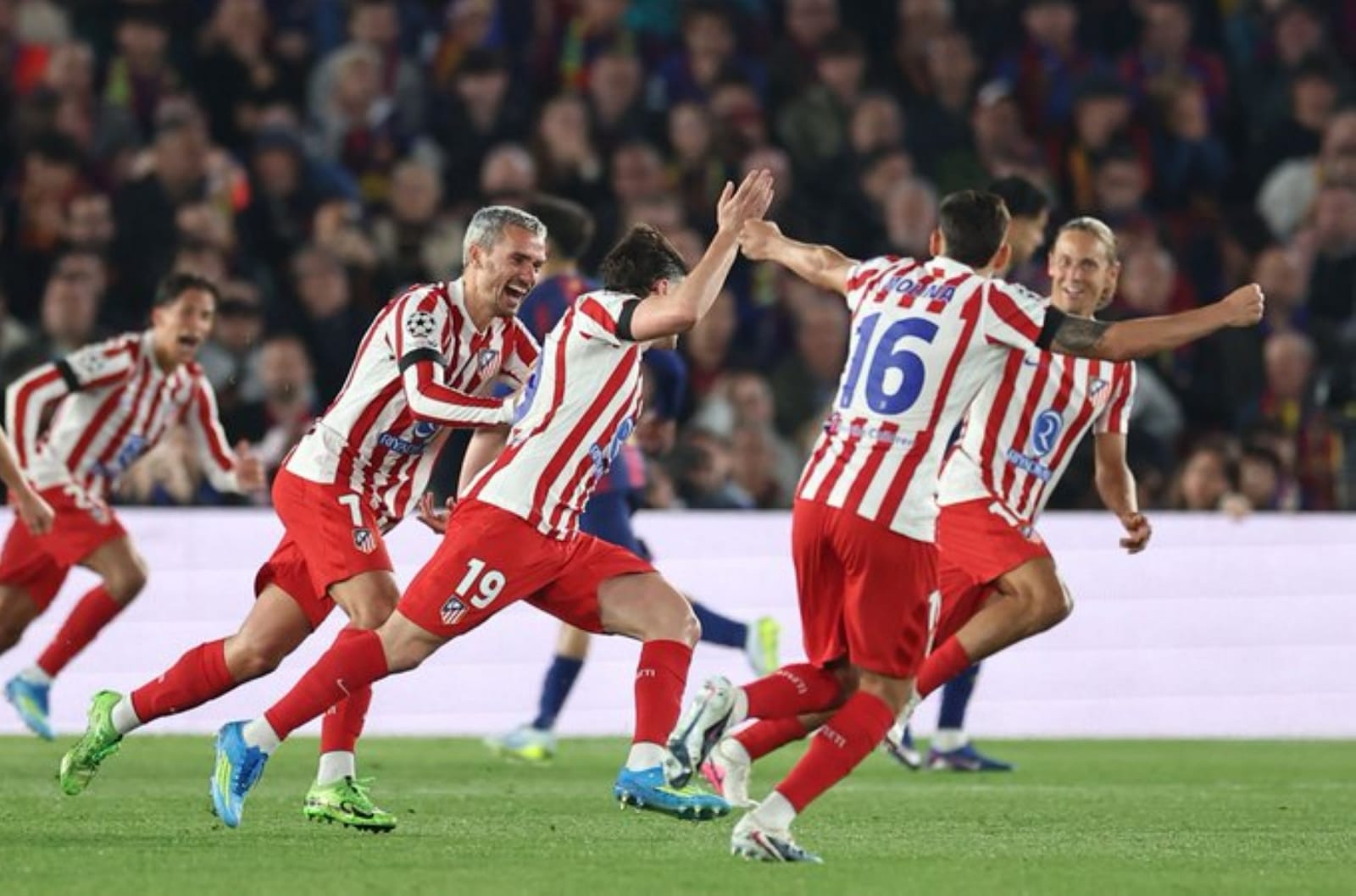 Atletico edges Barcelona on aggregate to reach Champions League semifinals
