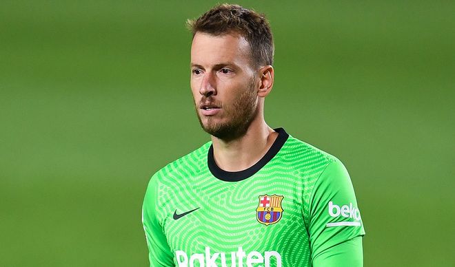Ex-Barcelona goalkeeper Neto set for Botafogo move
